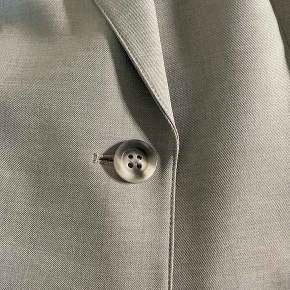 Jones Studio grey suit jacket, size 10 - Picture 5 of 6
